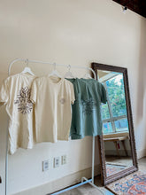 Load image into Gallery viewer, SAVVY ROOTS T-SHIRT
